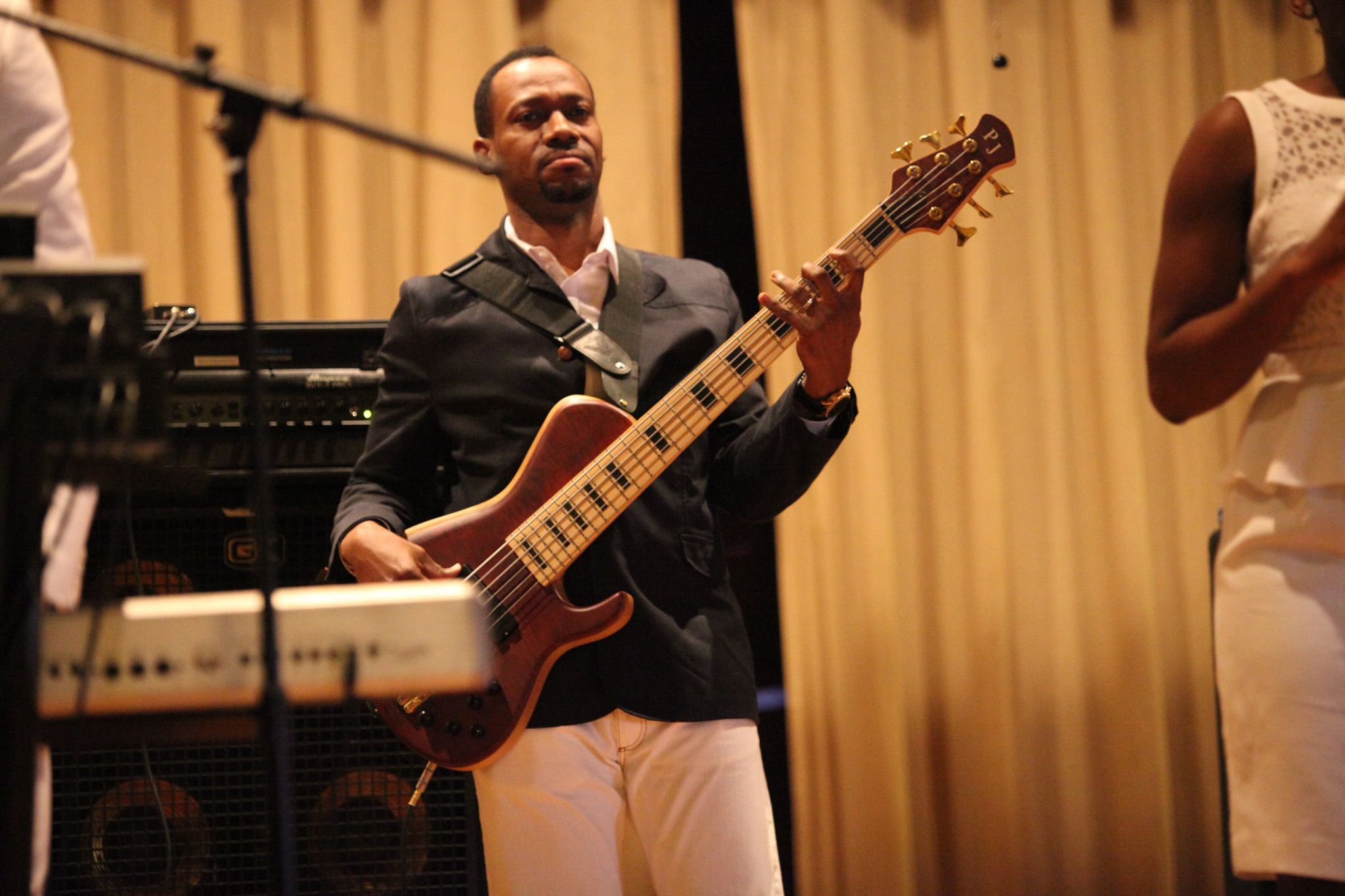 Pawòl Selès musician